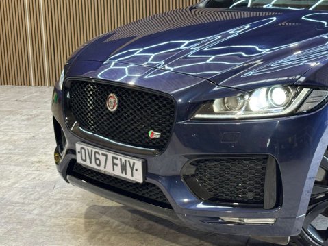 Jaguar F-Pace 3.0 F-PACE V6 S AWD D Auto 4WD 5dr 39