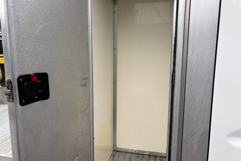 Peugeot Boxer 165ps BlueHDi 335 Drop & Go Low Floor Traffic Management - Toolbox 10