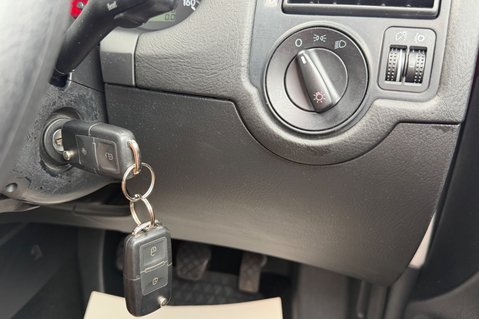 Volkswagen Golf MATCH TDI - ONE OWNER - 18 SERVICE STAMPS!  CAMBELT CHANGED 3 TIMES! 38