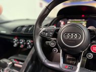 Audi R8 5.2 FSI V10 Plus S Tronic quattro Euro 6 (s/s) 2dr 38