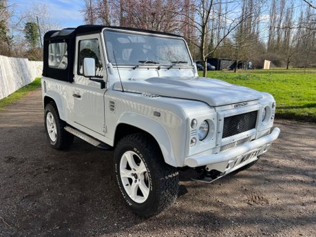 Land Rover Defender 90 TD