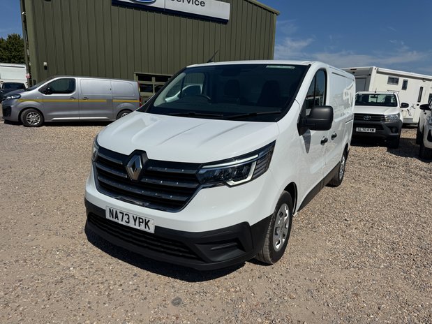 Renault Trafic AUTO SWB L1H1 Low Roof Business SL29 Air Con Sensors EURO 6 2
