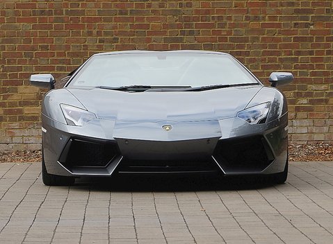 Lamborghini Aventador LP 700-4 Roadster 2