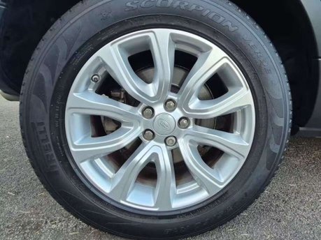 Land Rover Range Rover Evoque 2.0 TD4 SE Tech SUV 5dr Diesel Auto 4WD Euro 6 (s/s) (180 ps) 9