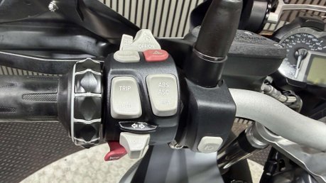 BMW R1200GS LC 2013 LOTS OF EXTRAS FULL LUGGAGE ONLY 36K SERVICED 37