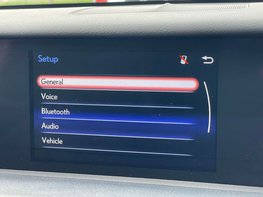 Lexus Is 2.5 IS 300h Advance CVT 4dr 35