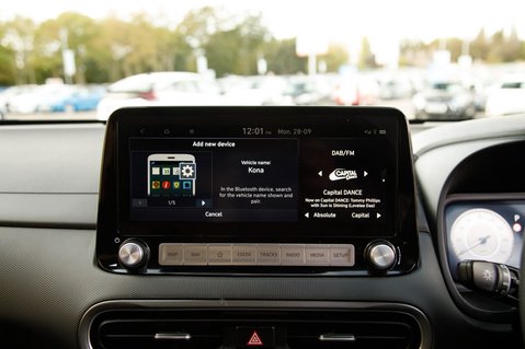 Hyundai KONA PREMIUM 26