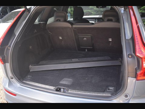 Volvo XC60 2.0 B4 MHEV Plus SUV 5dr Petrol Hybrid Auto Euro 6 (s/s) (197 ps) 13