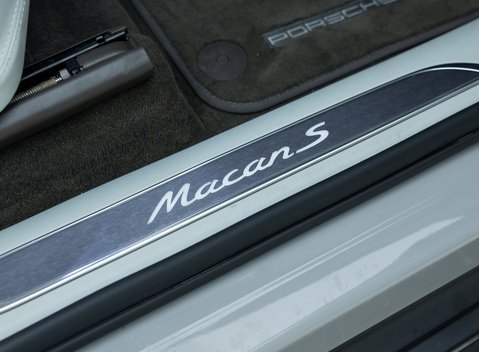 Porsche Macan S 26