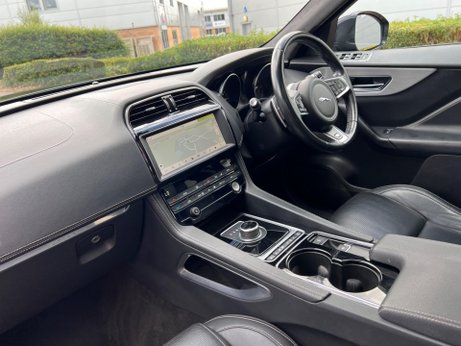 Jaguar F-Pace 2.0 D240 R-Sport Auto AWD Euro 6 (s/s) 5dr 26