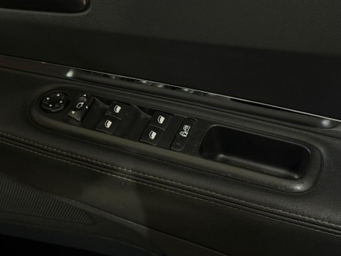 Peugeot 3008 E-HDI ALLURE 28