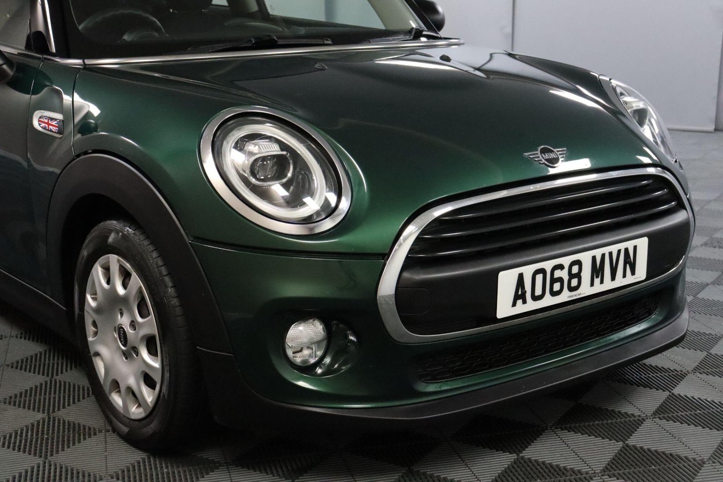2018 MINI Hatch — image 22