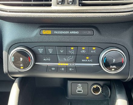 Ford Kuga 1.5 Kuga Titanium Edition 5dr 49