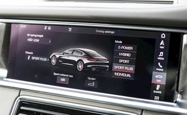 Porsche Panamera Turbo S E-Hybrid Executive 23