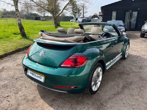 Volkswagen Beetle DESIGN TSI BLUEMOTION TECHNOLOGY DSG 34