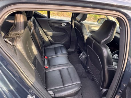 Volvo XC40 2.0 XC40 Inscription Pro D4 AWD Auto 4WD 5dr 23