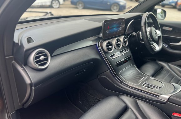 Mercedes-Benz GLC GLC 300 D 4MATIC AMG LINE PREMIUM 33