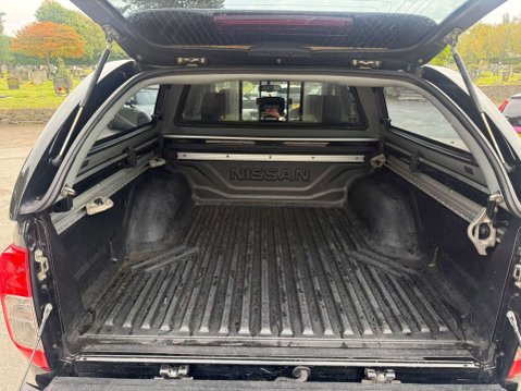 Nissan Navara 2.3 Navara Tekna dCi Auto 4WD 5dr 17