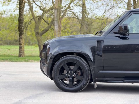 Land Rover Defender 3.0 Defender XS Edition D MHEV A 4WD 5dr 39