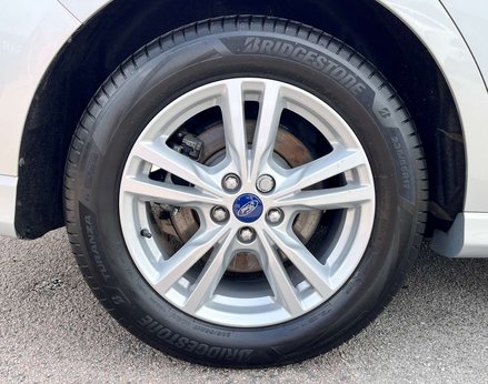 Ford S-Max 2.5 S-Max Titanium HEV CVT 5dr 14