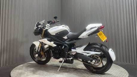 Triumph Street Triple 2014 27K NEW MOT SERVICED SCORPION EXHAUST NAKED 675CC TRIPLE 6