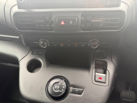 Peugeot Partner 1.5 BlueHDi 1000 Asphalt Premium Standard Panel Van EAT8 SWB Euro 6 (s/s) 5 13