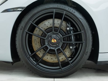 Porsche 911 Carrera GTS (992) 