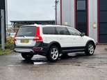 Volvo XC70 2.4 D5 SE Lux Estate 5dr Diesel Auto AWD Euro 6 (s/s) (220 ps) 17