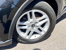 Toyota C-HR 1.8 C-HR Icon HEV CVT 5dr 3