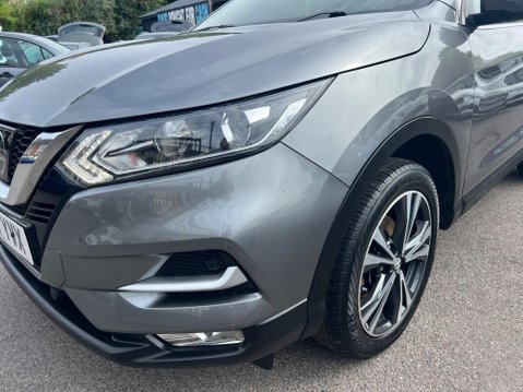 Nissan Qashqai 1.2 DIG-T N-Connecta Euro 6 (s/s) 5dr 10