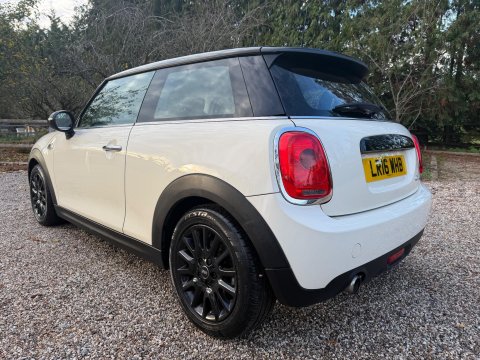 Mini Hatch 1.5 Cooper Auto Euro 6 (s/s) 3dr 3