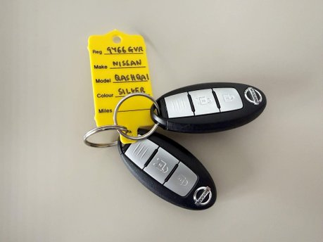 Nissan Qashqai 1.6 dCi Tekna 4WD Euro 6 (s/s) 5dr 13
