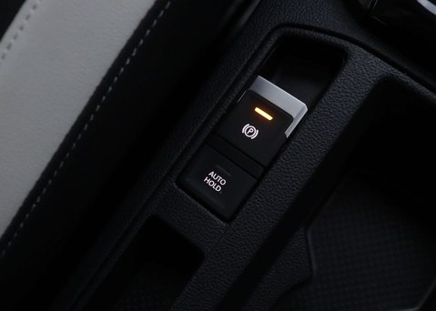 Volkswagen T-Roc 1.5 T-Roc SEL TSi Evo Semi-Auto 5dr 32