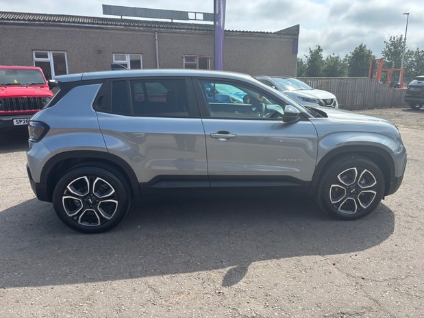 Jeep Avenger SUMMIT 8