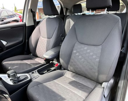 Toyota Yaris ICON HEV CVT 62