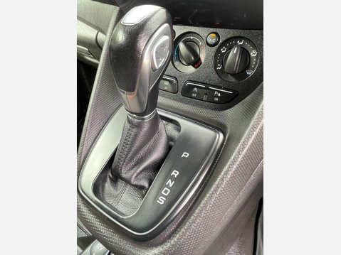 Ford Transit Connect 1.5 TDCi 240 Limited Panel Van 5dr Diesel Powershift L2 H1 (129 g/km, 118 b 40