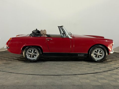 MG Midget CONVERTIBLE 4
