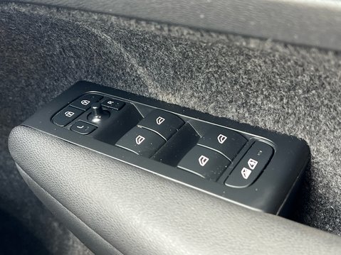 Volvo XC40 B4 PLUS AWD MHEV 35