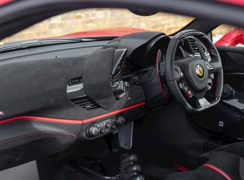 Ferrari 488 Pista 14