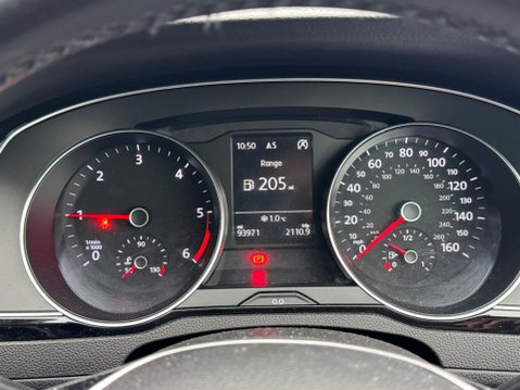 Volkswagen Passat 2.0 TDI BlueMotion Tech SE Business Euro 6 (s/s) 5dr 27