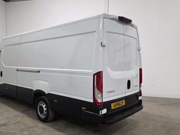 Iveco Daily 2.3 35S14A8 High Roof Comfort Van 4100 WB Hi-Matic 6