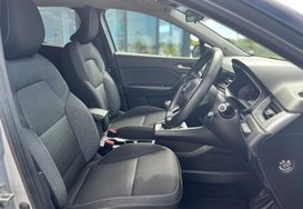 Renault Captur ICONIC 1.0 TCE 17