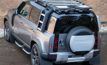 Land Rover Defender 110 HSE D240 9