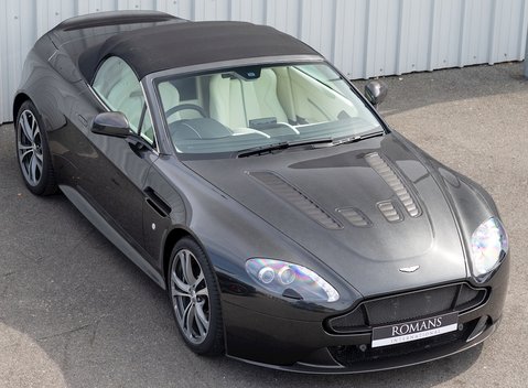 Aston Martin V12 Vantage S Roadster 7