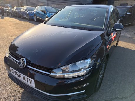 Volkswagen Golf SE NAVIGATION TDI 6
