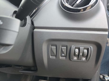 Renault Captur 1.5 dCi ENERGY Dynamique Nav Auto Euro 6 (s/s) 5dr 29