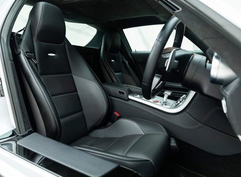 Mercedes-Benz SLS AMG 20