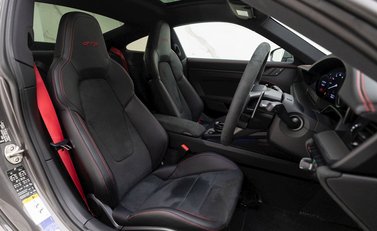 Porsche 911 Carrera GTS (992) 9