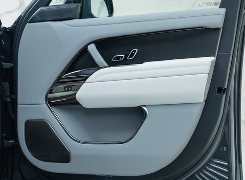 Land Rover Range Rover P615 SV LWB 31