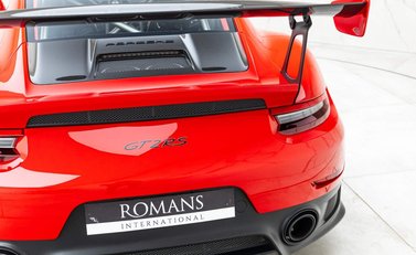 Porsche 911 GT2 RS (991) 30